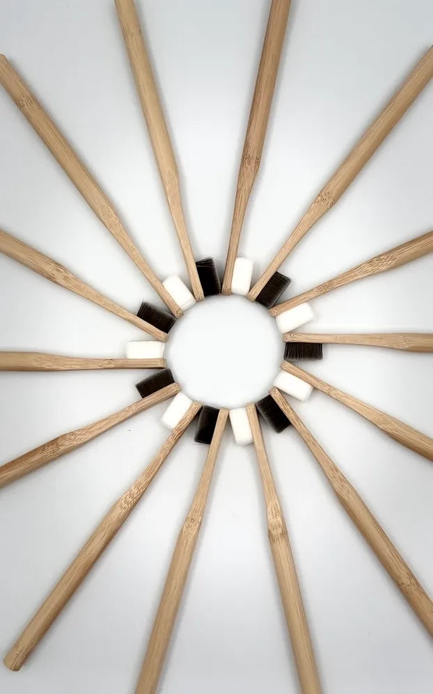 Periuta de dinti din bambus neen cu peri moi pentru curatare delicata