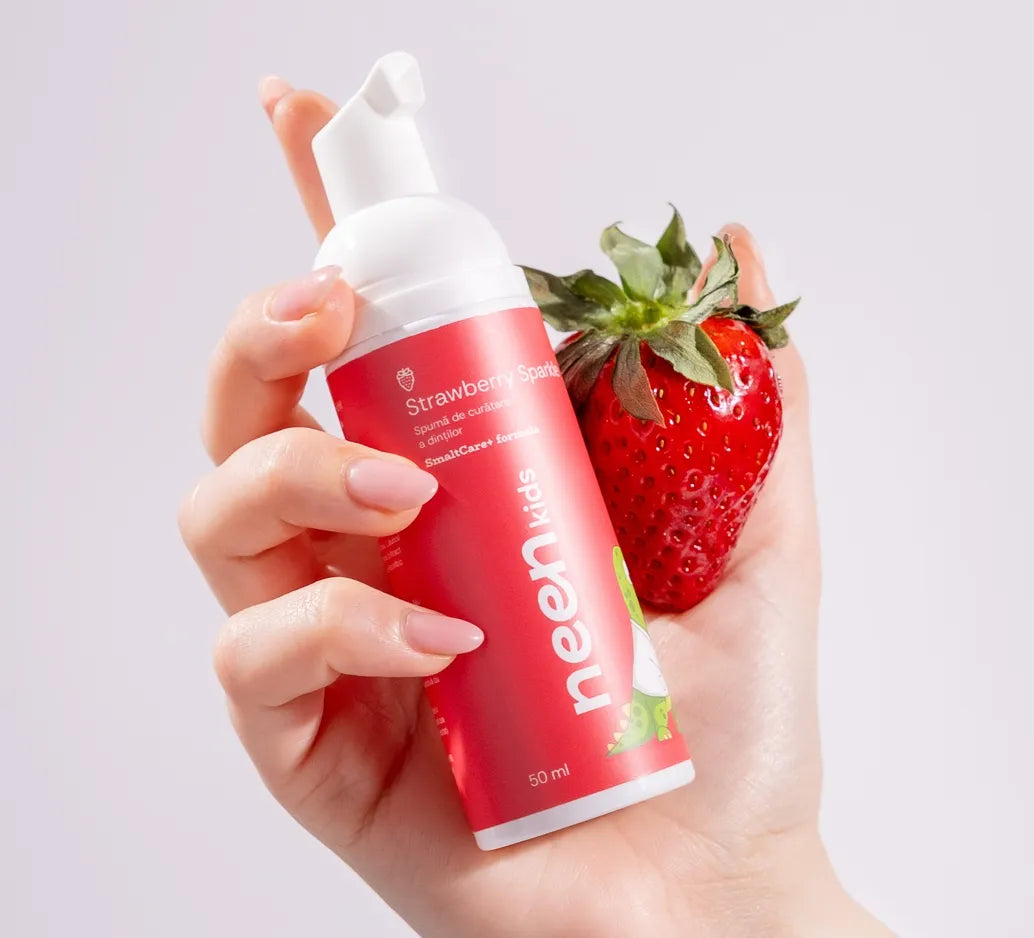 Spuma dentara pentru copii neen cu aroma de capsuni pentru curatare blanda